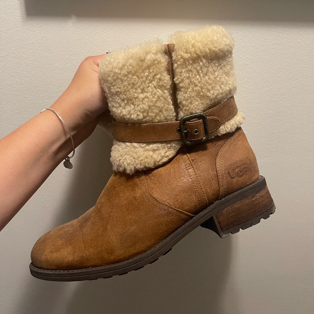 Women’s Ugg Boot Size 8